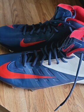 Men's Size 13 Nike Cleats~Like New